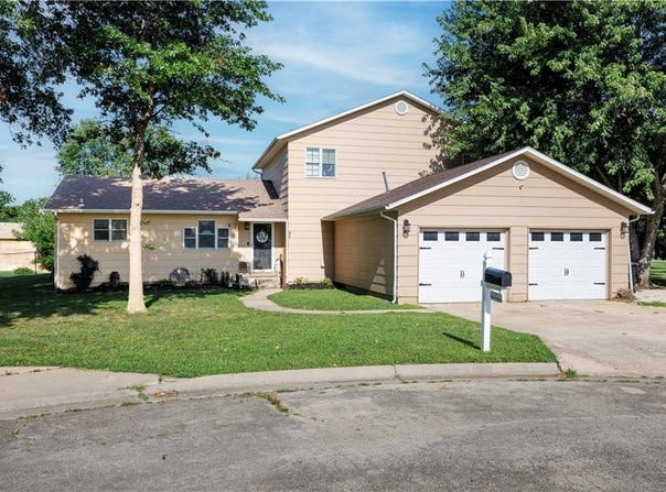 37 Century Parkway, Neodesha, KS 66757