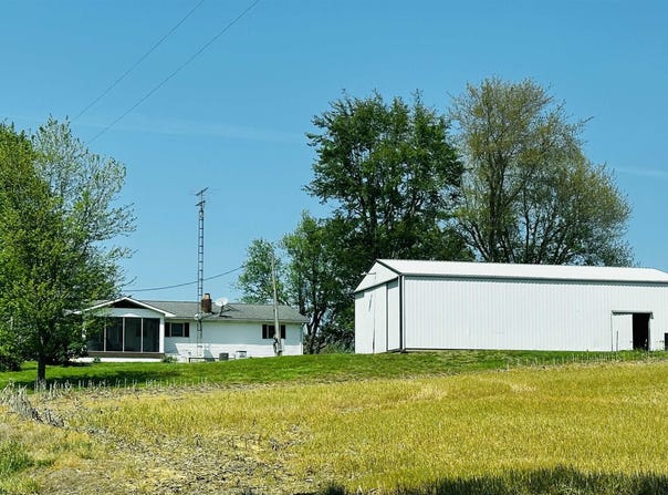 3886 N 1300 E, Loogootee, IN 47553