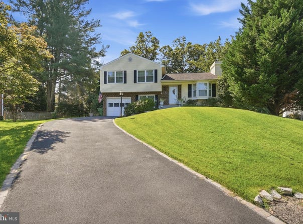 12008 POINT LONGSTREET Way, WOODBRIDGE, VA 22192