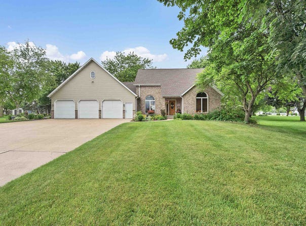 N4239 MAPLE Court, KAUKAUNA, WI 54130