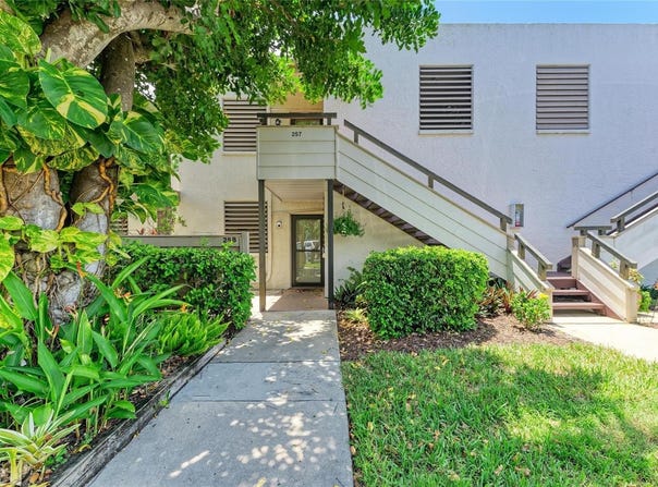 258 SHERWOOD DRIVE, BRADENTON, FL 34210