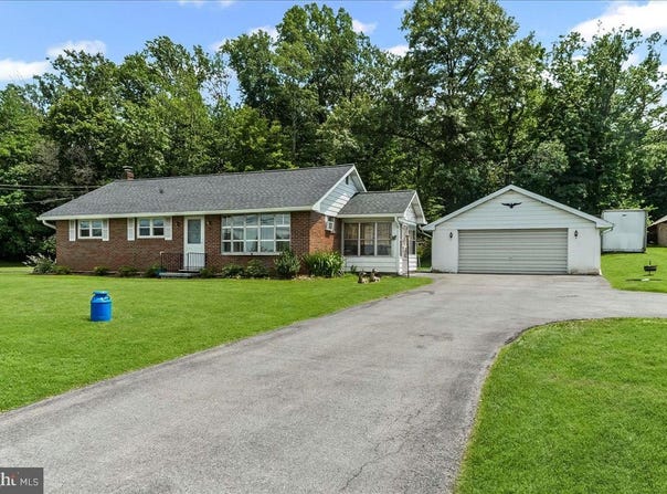 566 STATE STREET, MERTZTOWN, PA 19539
