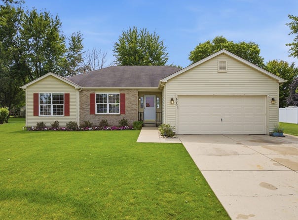 605 Tanglewood Trail, McHenry, IL 60050