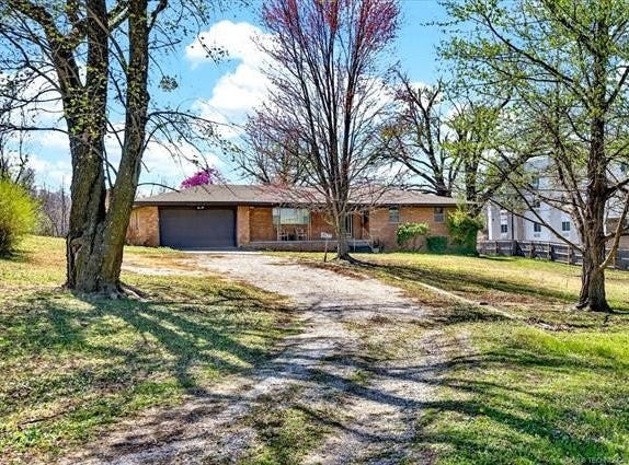 3939 Lakeview Drive, Bartlesville, OK 74006