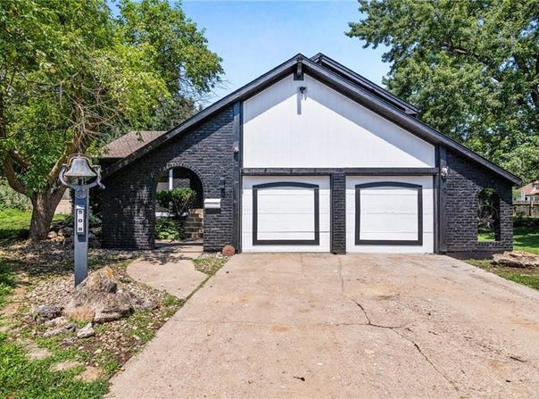 508 Dover Court, Belton, MO 64012