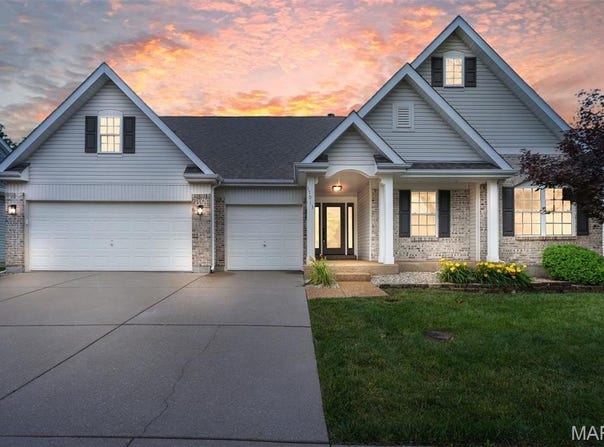 17013 Westridge Oaks Drive, Wildwood, MO 63040