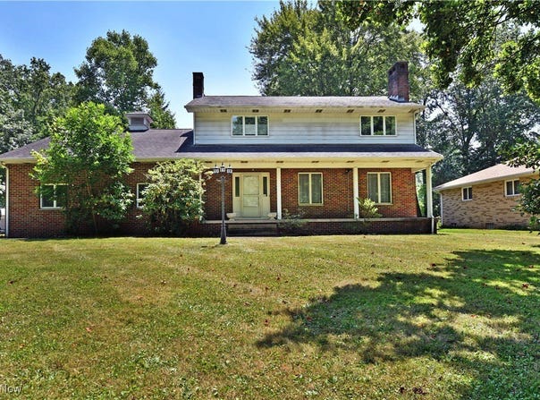 3120 Meadow Lane NE, Warren, OH 44483