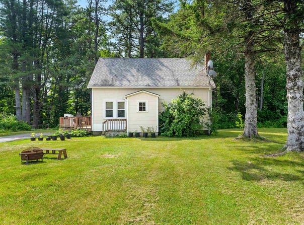 17 Lawson Avenue, Franklin, NH 03235