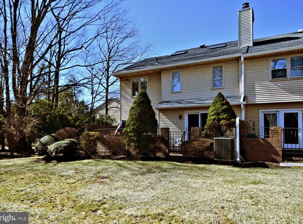 79 SUTPHIN PINES, YARDLEY, PA 19067