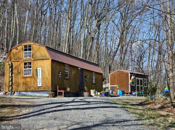 117 ROBERTS ROAD, GREAT CACAPON, WV 25422