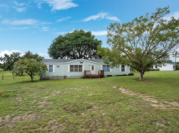 14620 SE SUNSET HARBOR ROAD, WEIRSDALE, FL 32195