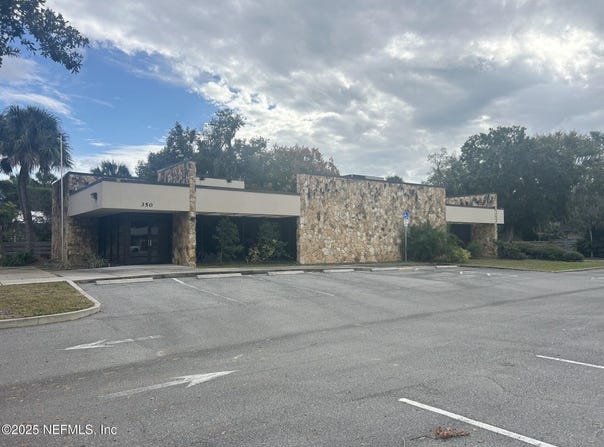350 N SUMMIT Street, Crescent City, FL 32112
