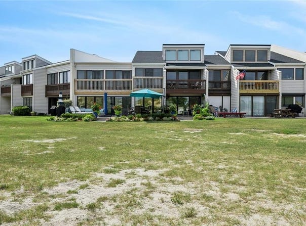 3920 Whispering Oaks Place, Virginia Beach, VA 23455