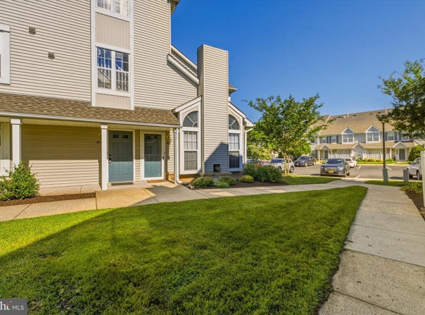 302-B WHARTON Road, MOUNT LAUREL, NJ 08054