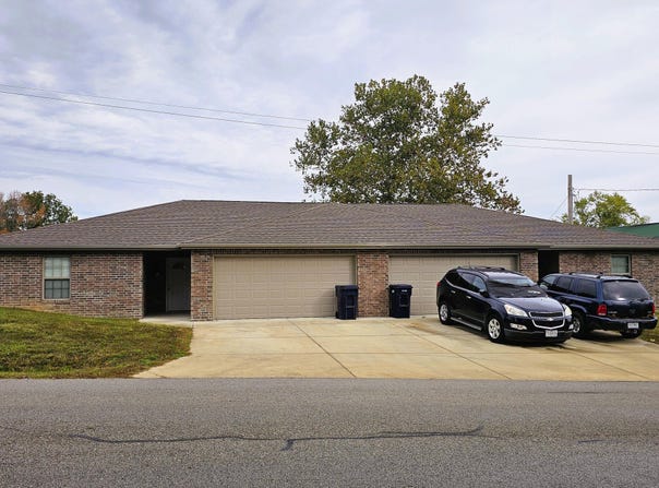 625/627 W Hawthorne Street, Houston, MO 65483