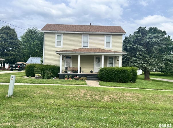 360 S CHAMBERLAIN Street, Roseville, IL 61473
