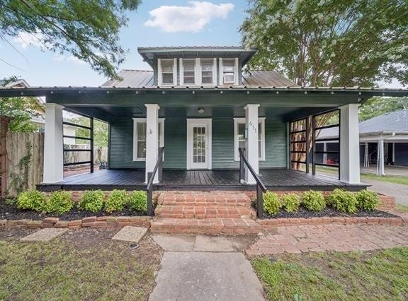 617 N Chickasaw Avenue, Claremore, OK 74017