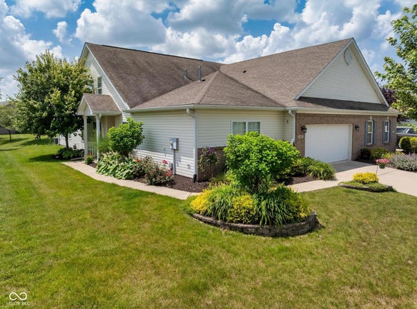 1201 Fantail Drive, Greenwood, IN 46143