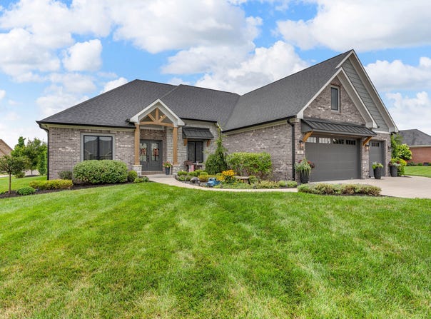 121 Lakeside Drive, Pittsboro, IN 46167