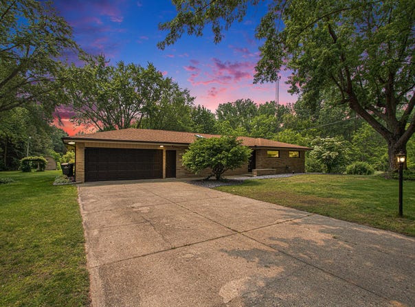 584 Benson Road Road, Benton Harbor, MI 49022