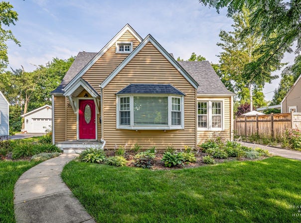 72 ELM Street, Crystal Lake, IL 60014