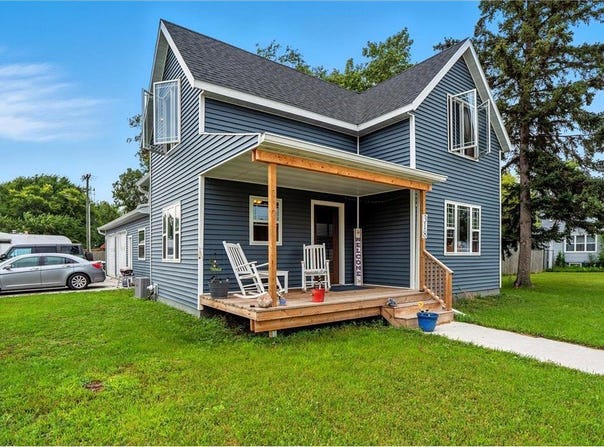 318 Champagne Avenue SW, Red Lake Falls, MN 56750