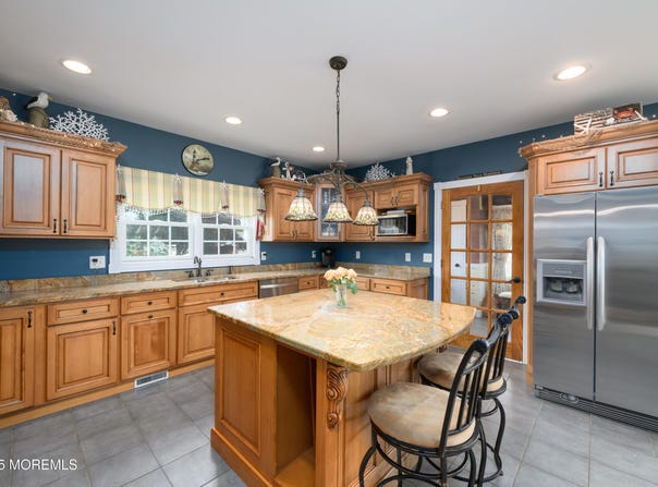 41 Cedar Street, Keyport, NJ 07735