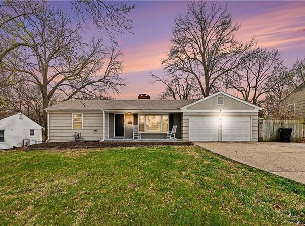 9705 E Gregory Boulevard, Raytown, MO 64133