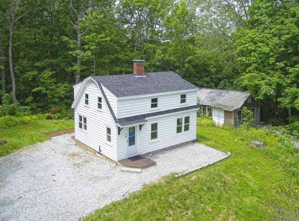 23 Dunton Avenue, Rockland, ME 04841