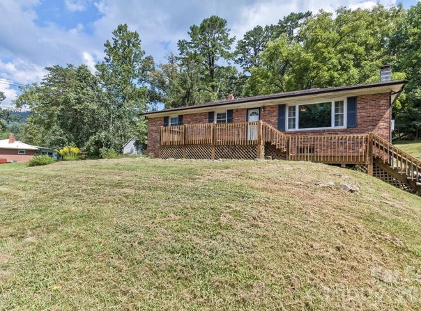 379 Bee Tree Road, Swannanoa, NC 28778