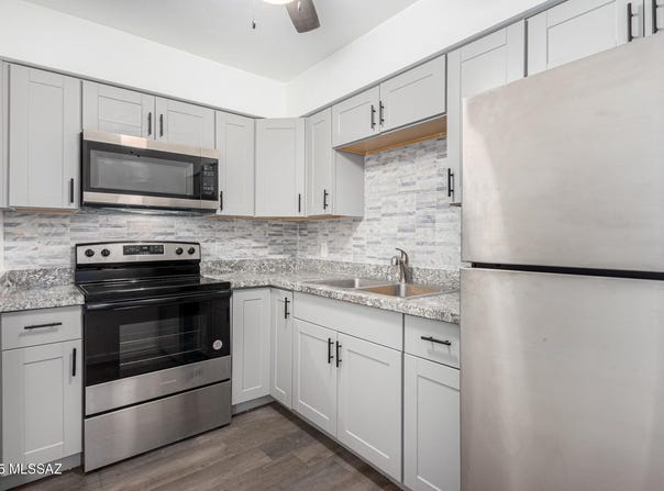 1620 N Wilmot Road, Tucson, AZ 85712