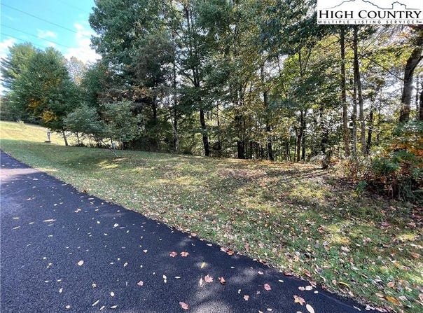 Autumn Run, West Jefferson, NC 28694