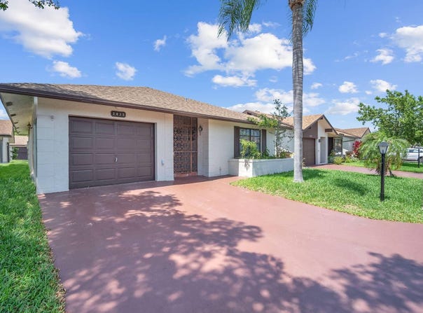 2035 SW 15th Ct, Deerfield Beach, FL 33442