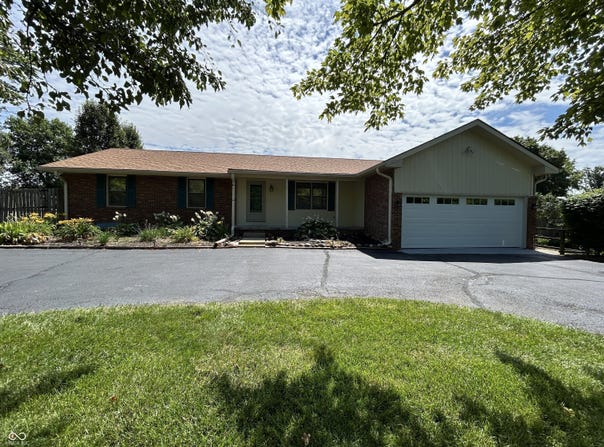 4675 N Riverside Drive, Columbus, IN 47203