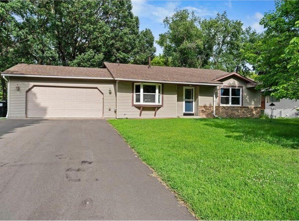 10919 Eagle Street NW, Coon Rapids, MN 55433
