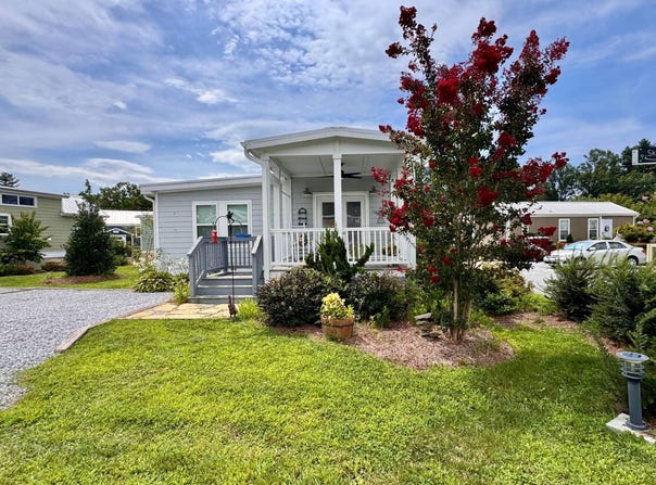 42 Skipping Stone Lane, Flat Rock, NC 28731