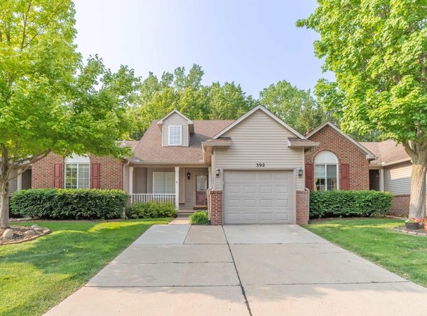 392 Woodfield Square Lane, Brighton, MI 48116