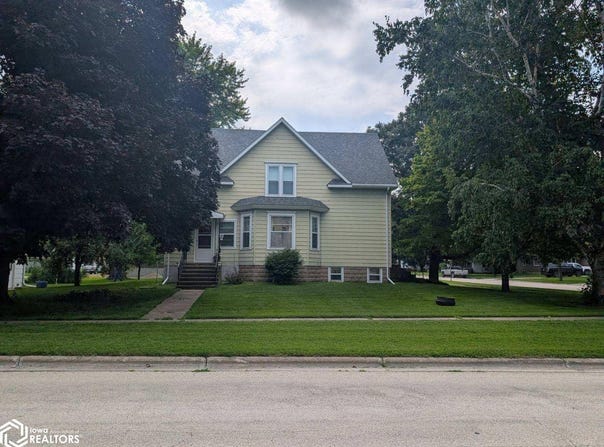 401 Orchard Street, Albert City, IA 50510