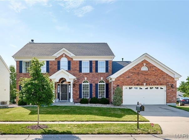 2316 The Courts Drive, Chesterfield, MO 63017