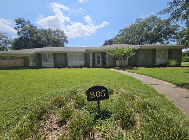 805 Weightman, Greenwood, MS 38930