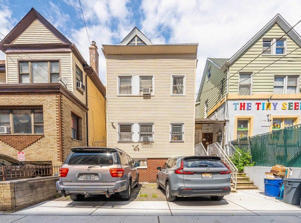 122 37TH ST, Union City, NJ 07087