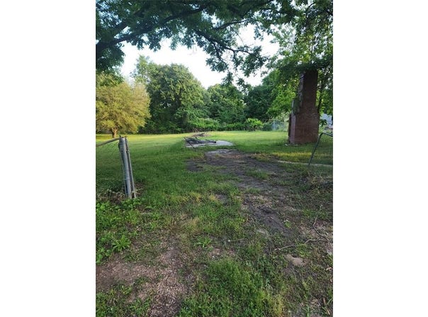 103 Dardenwood Way, Payne Springs, TX 75156