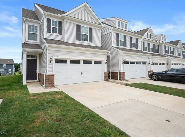 850-1 Dipper Lane, Aurora, OH 44202