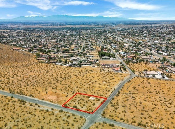 19767 Roanoke Rd, Apple Valley, CA 92307