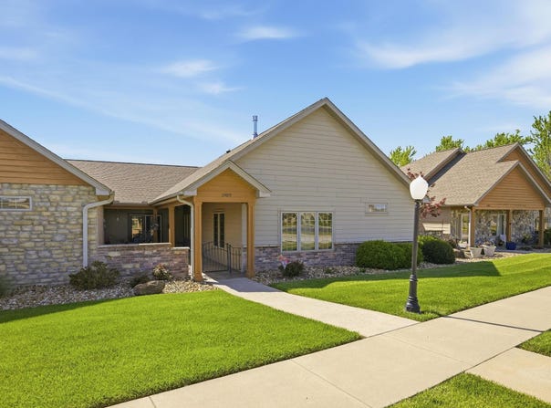 1909 Bluebird Way, Carthage, MO 64836