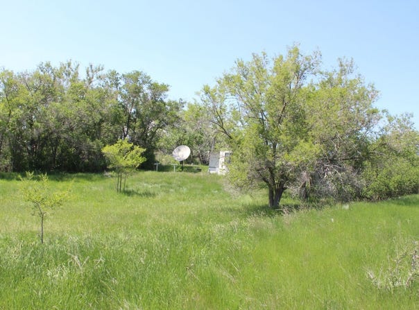 164 Dry Creek Rd, Glendive, MT 59330