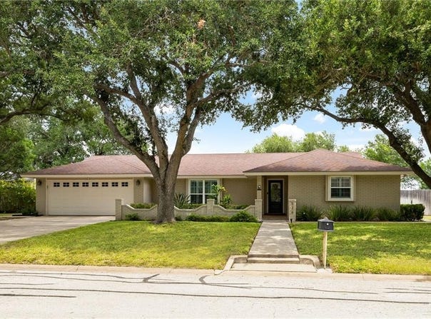 524 Palm Valley Drive E, Harlingen, TX 78552