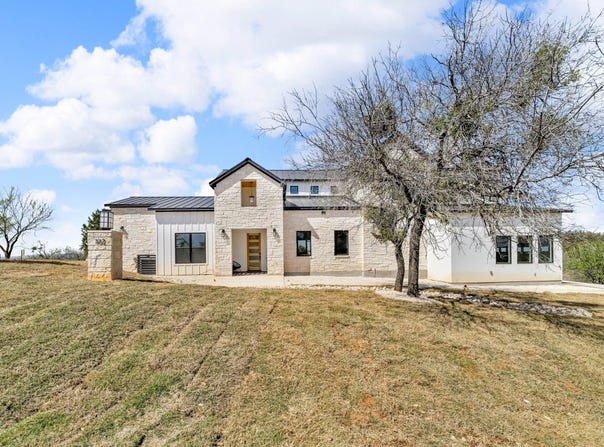 102 Mountain Home RD, Horseshoe Bay, TX 78657
