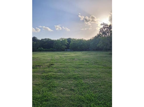 7913 Wayne Way, Rowlett, TX 75088