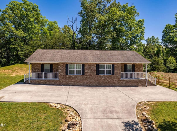 2834 Seth Avenue, Pigeon Forge, TN 37863